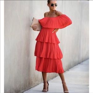 Brand new Vici coral tiered dress size small